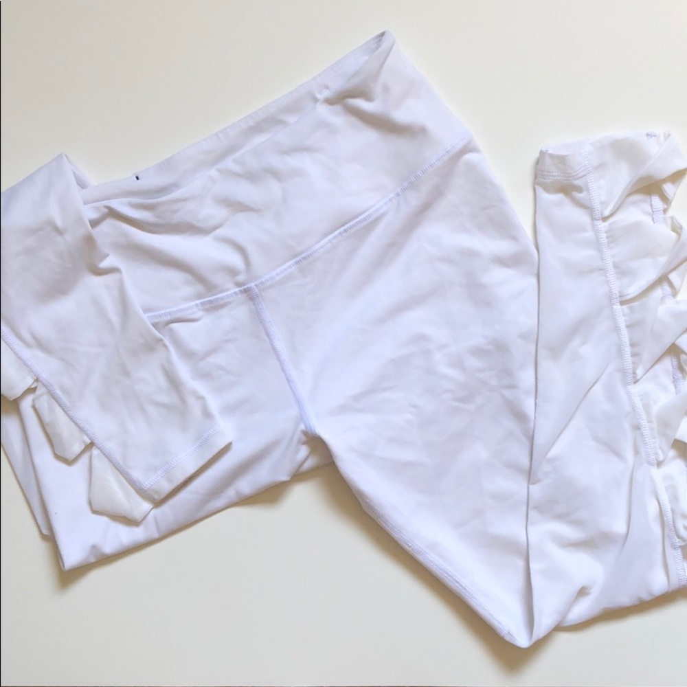 Victoria’s Secret white knockout athletic leggings